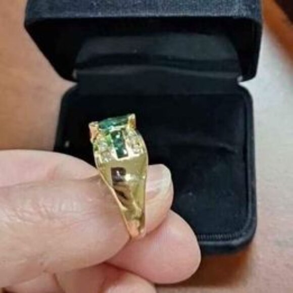 Genuine Emerald & Diamond 14kt yellow gold fashion ring - Picture 3 of 6